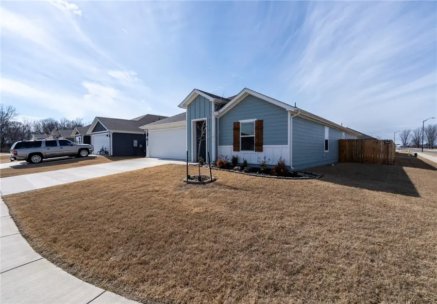 302 E Seville Street, Siloam Springs, AR 72761 - Image #3