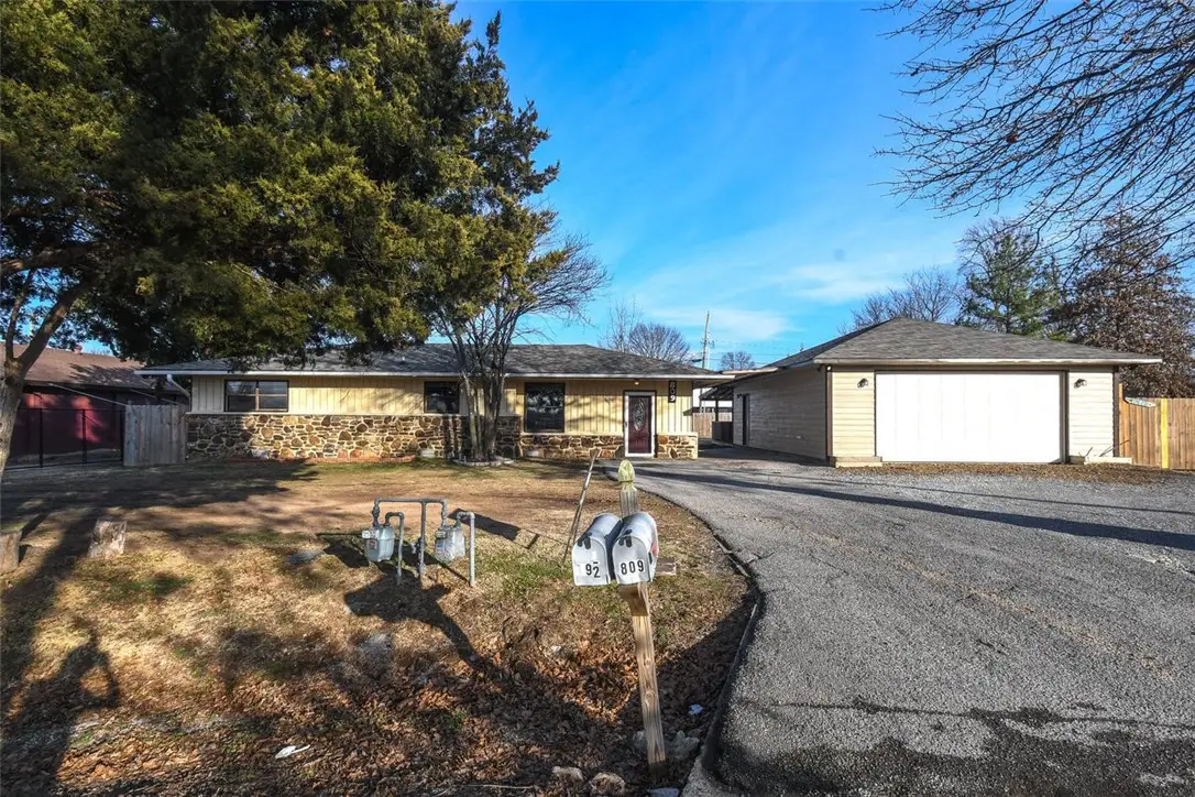 809 S Elm Street, Siloam Springs, AR 72761 - #1