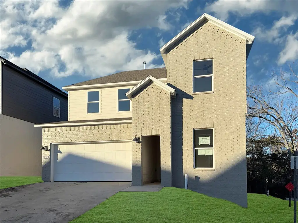 1870 E Fiji Street, Fayetteville, AR 72701 - #1