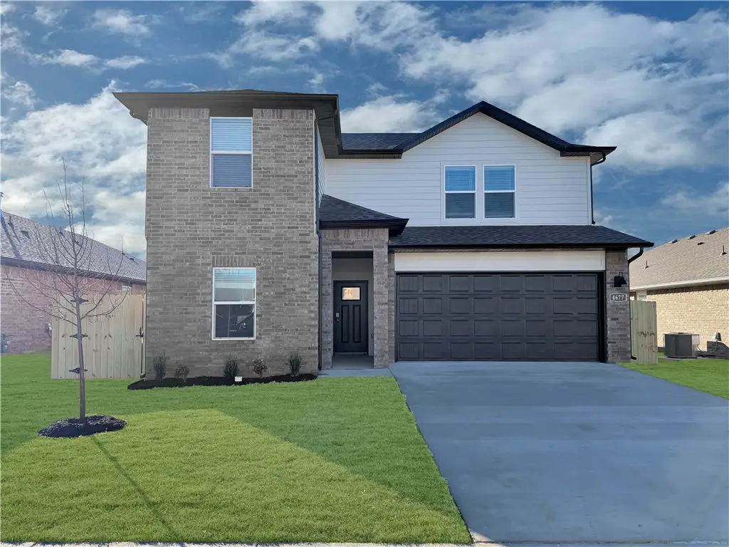 1835 E Fiji Street, Fayetteville, AR 72701 - #1