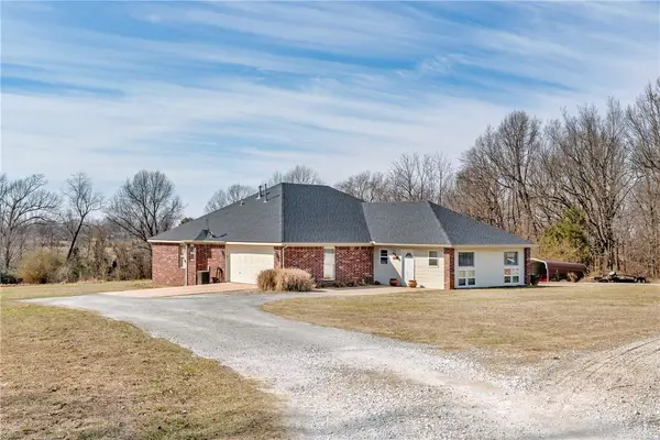 5786 Ervin Mcgarrah Road, Lowell, AR 72745