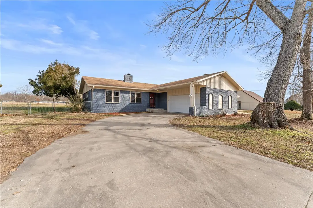 84 N Briarwood Road, Rogers, AR 72756 - #1