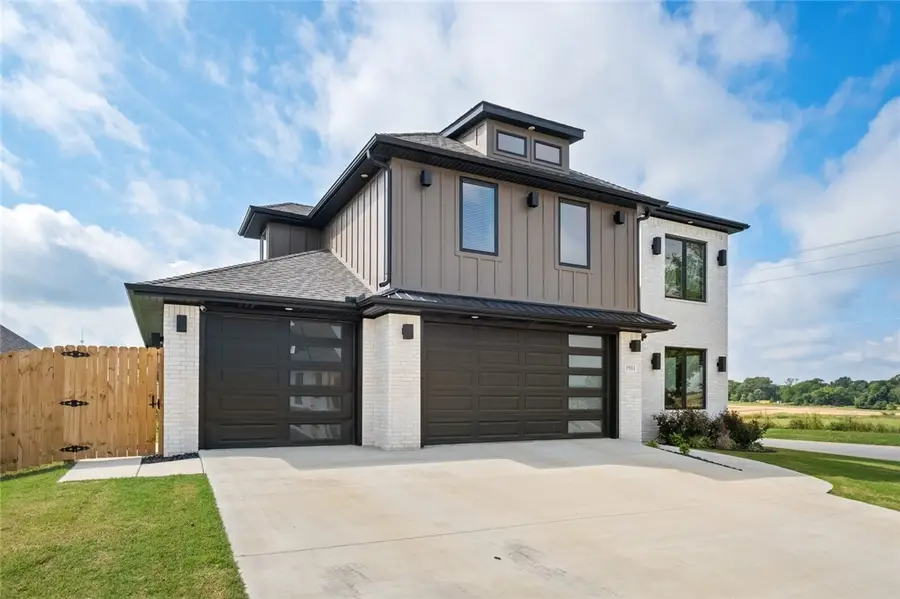 1911 Gaines Street, Pea Ridge, AR 72751 - #3