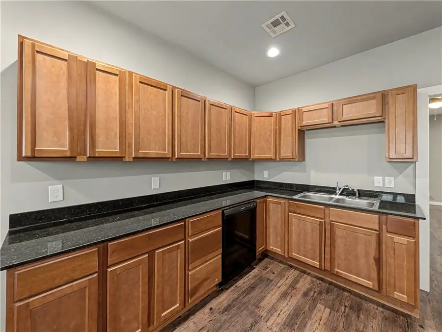 860 & 862 Oakwood Court, Centerton, AR 72719 - #3