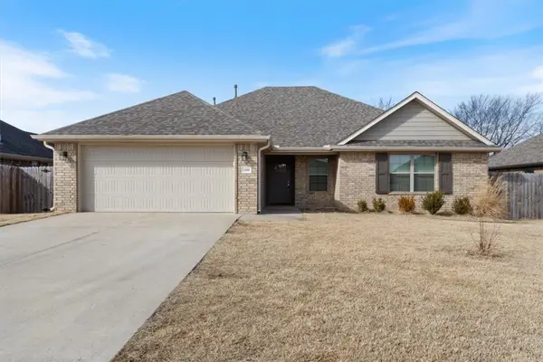 2400 N Kathryn Lane, Siloam Springs, AR 72761