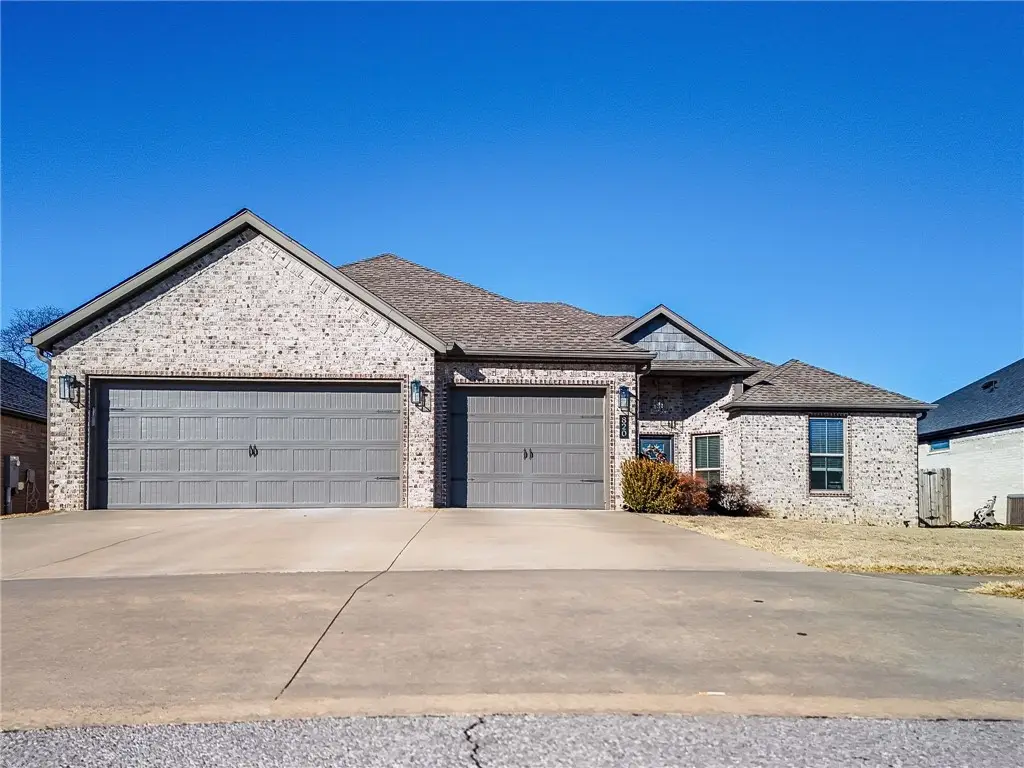 820 Bob Glen Circle, Centerton, AR 72719 - #1