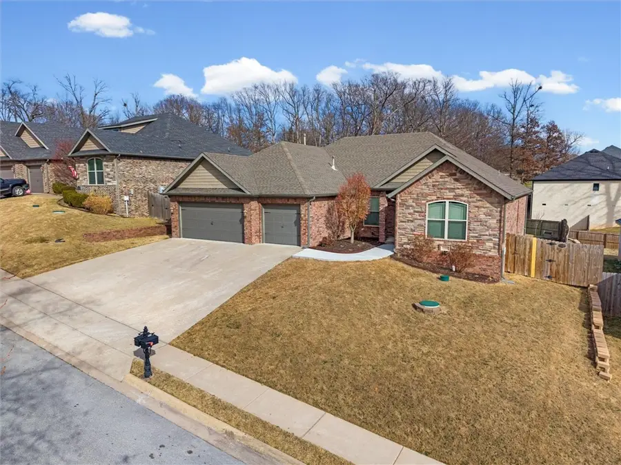 1206 Sycamore Street, Cave Springs, AR 72718 - #2