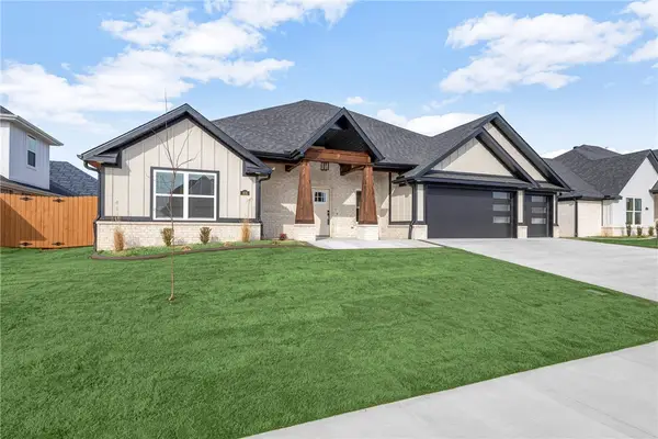 400 Bronco Street, Centerton, AR 72719