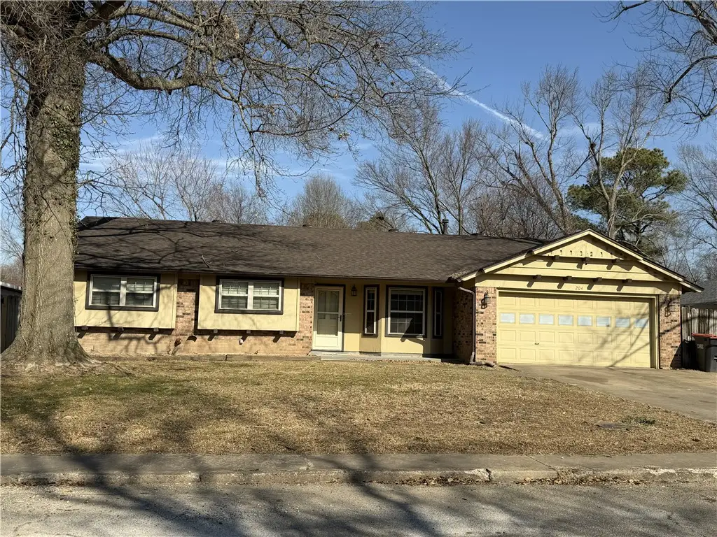 204 E Henson Avenue, Springdale, AR 72764 - #1