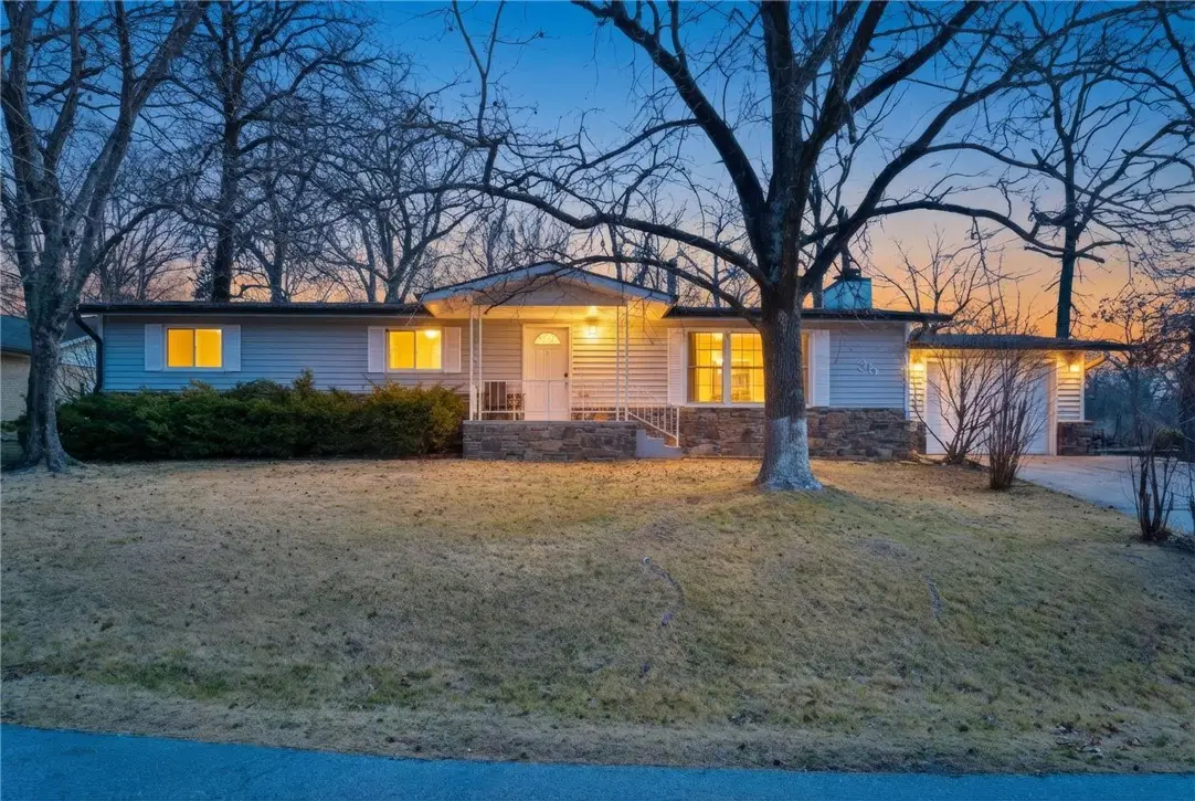 35 Kensington Drive, Bella Vista, AR 72715 - #1