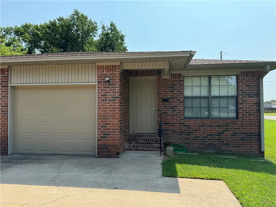 1311 Commerce Avenue, Russellville, AR 72801 - #3