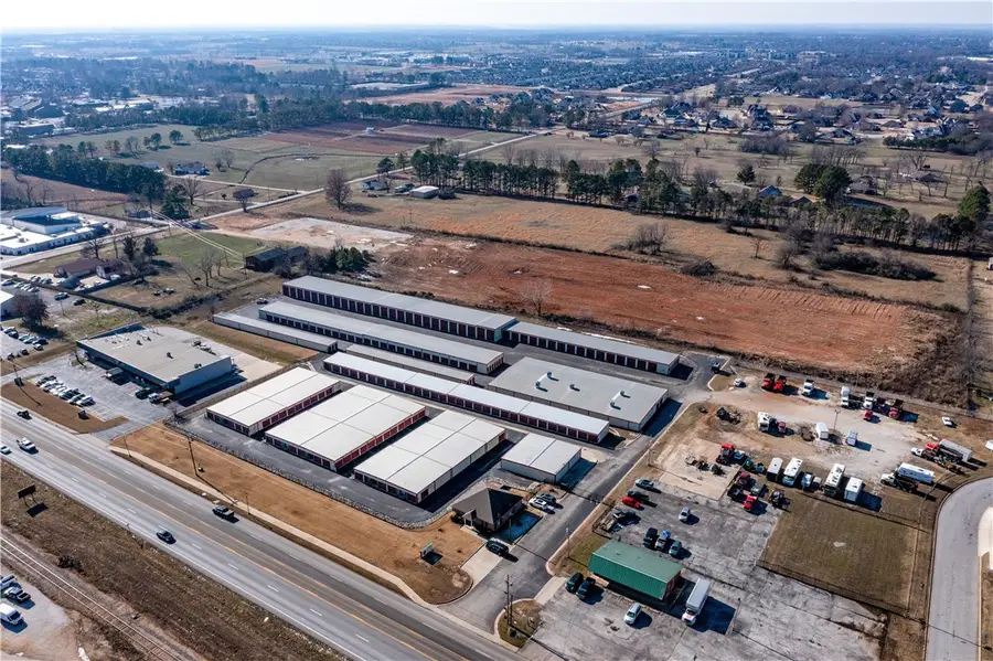 961 W Laurel Avenue, Rogers, AR 72758 - #3