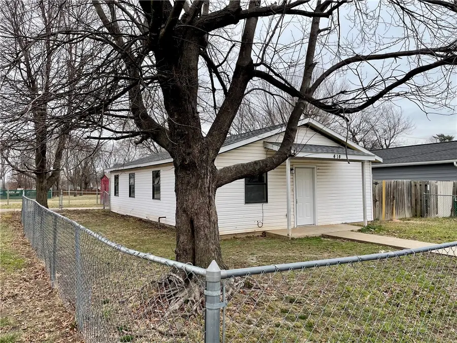 414 W Price Avenue, Springdale, AR 72764 - #2