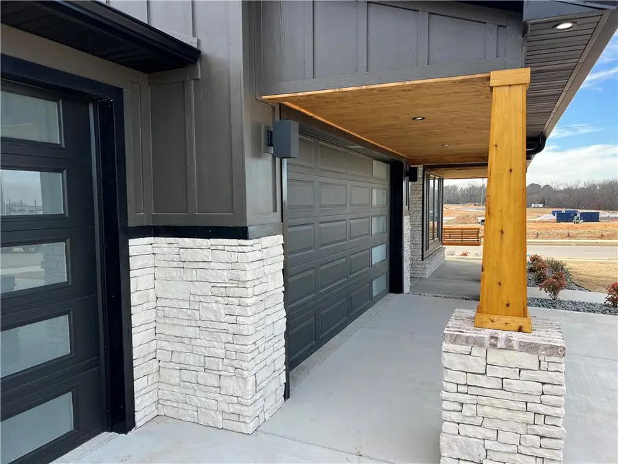 1911 Crump Street, Pea Ridge, AR 72751 - #2