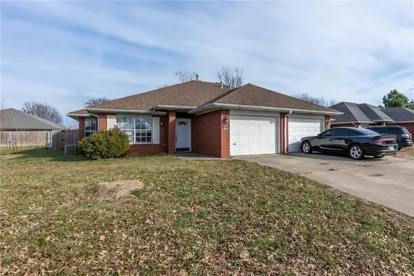 1909 & 1911 S F Street, Rogers, AR 72758