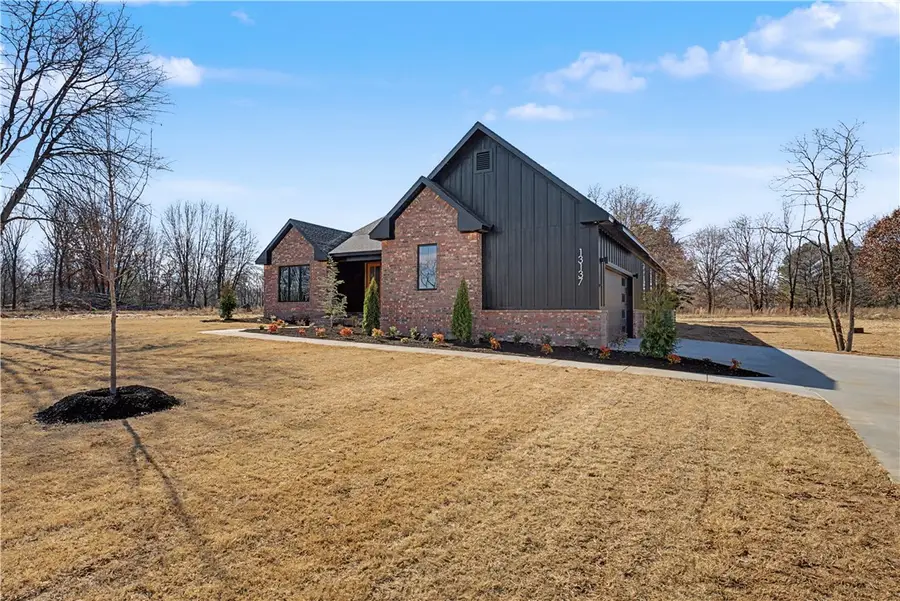13137 Wallys Way, Gentry, AR 72734 - #2