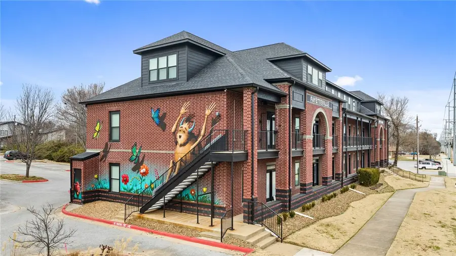 1115 N Leverett Avenue #104, Fayetteville, AR 72703 - #2