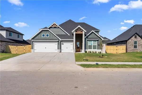 1140 Canyon Maple Street, Centerton, AR 72719