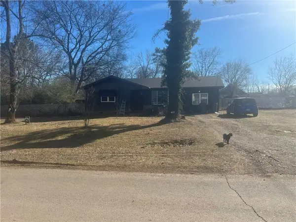 100 E Grove Street, Magazine, AR 72943