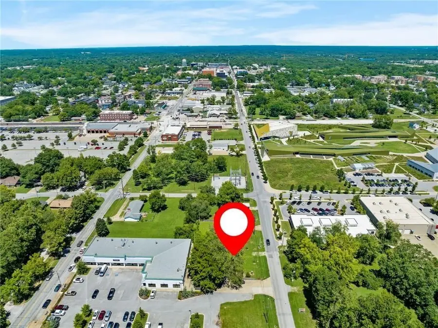 1006 S Main Street, Bentonville, AR 72712 - #2