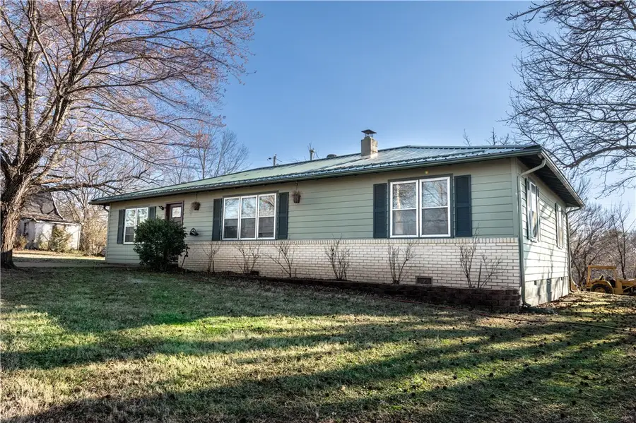 203 1st Street, Omaha, AR 72662 - #2