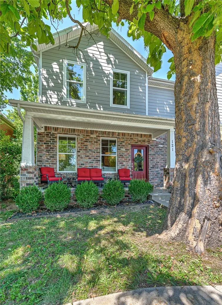121 S Graham Avenue, Fayetteville, AR 72701 - #1