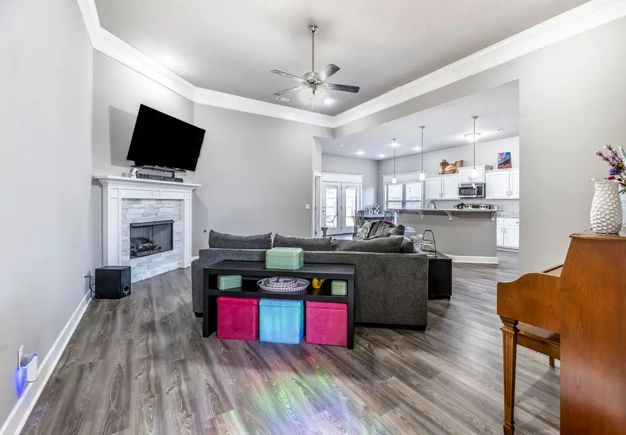 566 Parkside Cove, Bethel Heights, AR 72764 - #3