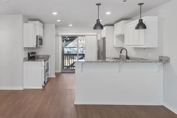 1986 N Bourbon Drive, Fayetteville, AR 72703