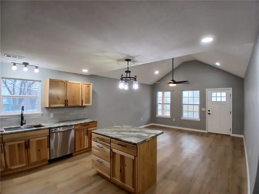 902 S Springfield Street, Green Forest, AR 72638 - #3