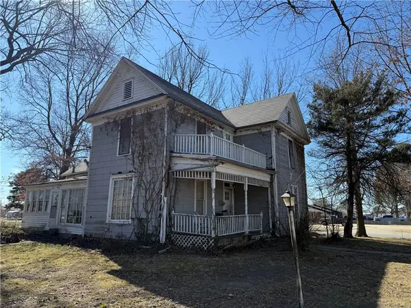 1713 W Huntsville Avenue, Springdale, AR 72762