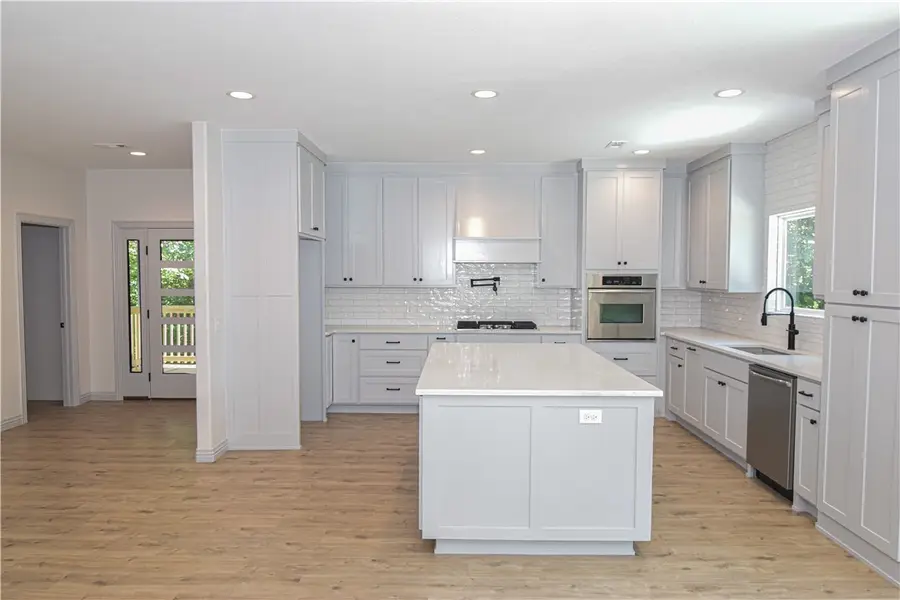 13734 Canal Street, Rogers, AR 72758 - #2