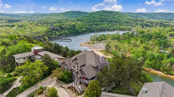 83 Sailboat Drive, Holiday Island, AR 72631