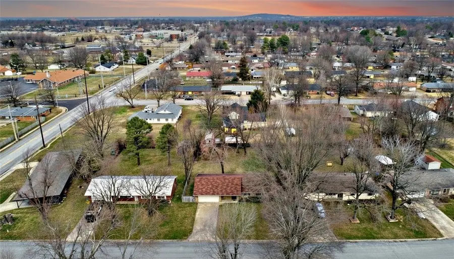 2106 Ina Avenue, Springdale, AR 72762 - #2