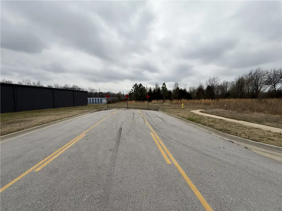 N Simon Sager Avenue, Siloam Springs, AR 72761 - #3