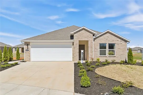 3050 Laredo Lane, Centerton, AR 72736