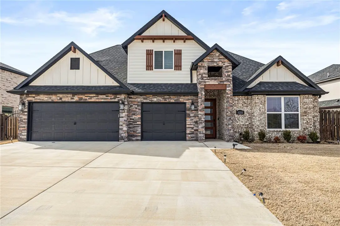 1211 Longbourn Drive, Centerton, AR 72719 - #1