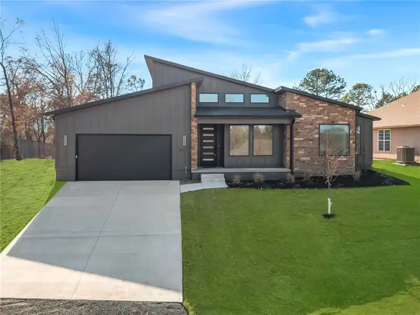 15 Reading Lane, Bella Vista, AR 72714