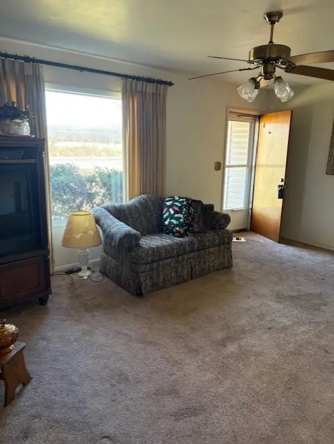 2204 S Lincoln Street, Siloam Springs, AR 72761