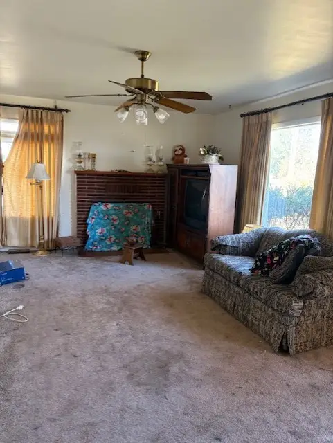 2204 S Lincoln Street, Siloam Springs, AR 72761 - #2