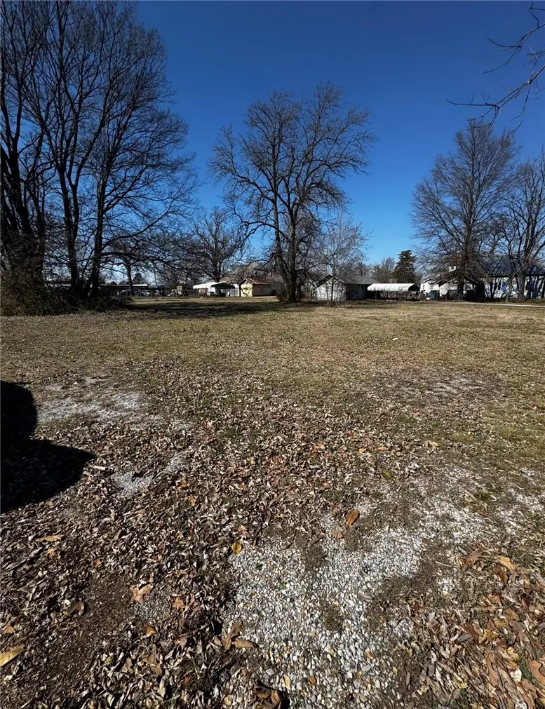 102 W 2nd Street, Gentry, AR 72734 - #3