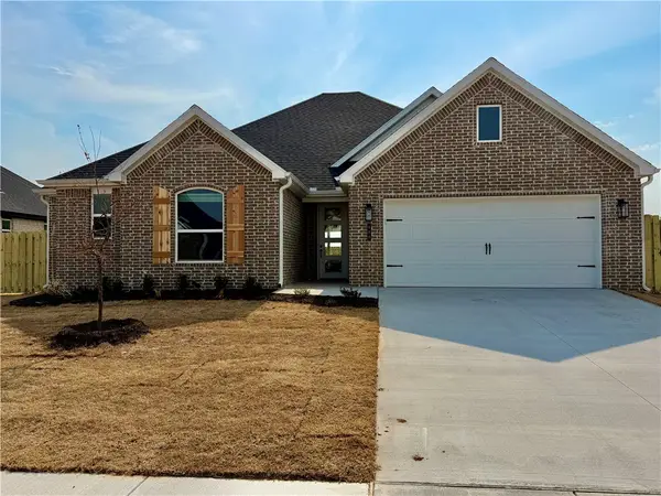 689 Primitivo Avenue, Tontitown, AR 72762