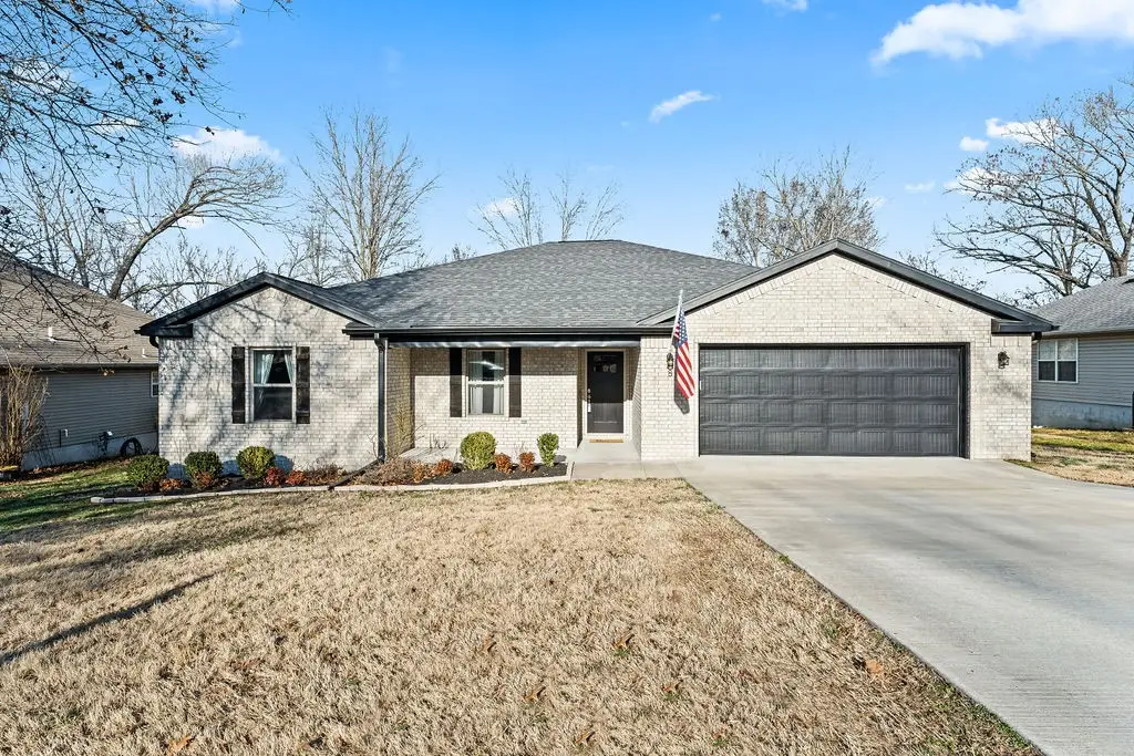 8 Charing Drive, Bella Vista, AR 72714 - #1