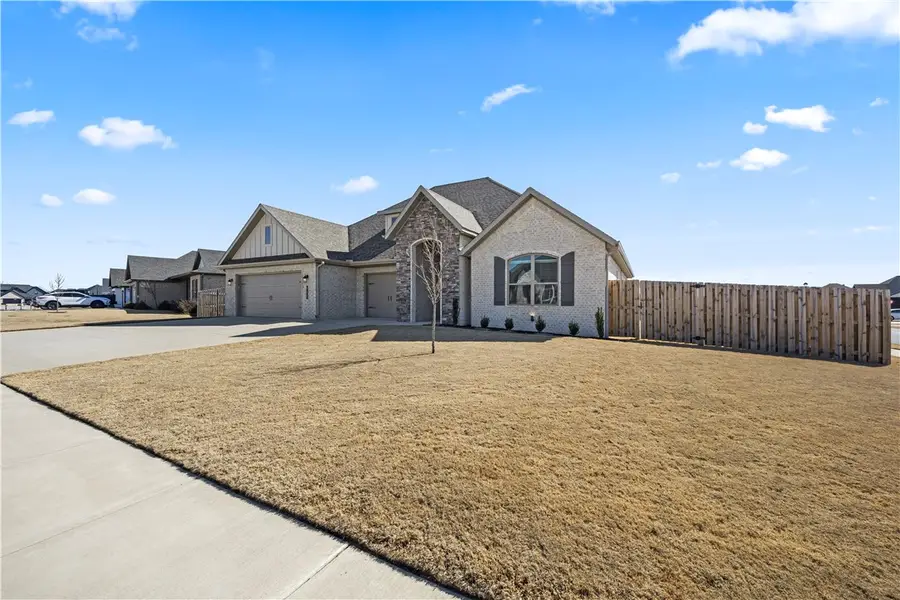 957 Budrio Avenue, Tontitown, AR 72762 - #2