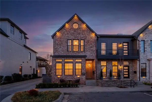 226 SE B Street, Bentonville, AR 72712