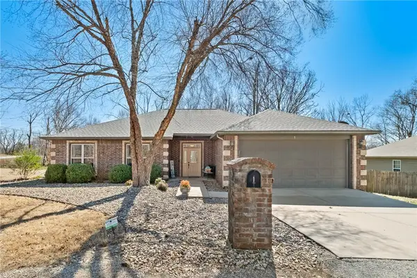 1 Lillian Lane, Bella Vista, AR 72715