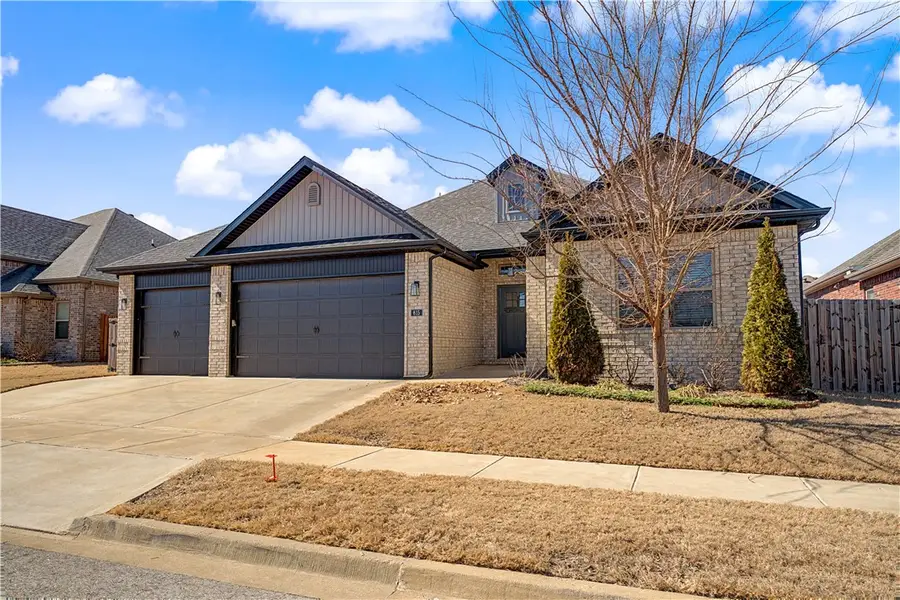 615 N Phoenix Road, Fayetteville, AR 72704 - #2