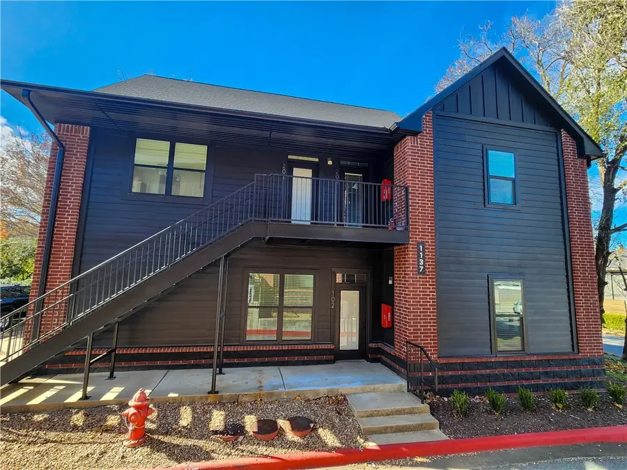 1137 N Leverett Avenue #202, Fayetteville, AR 72703 - #2