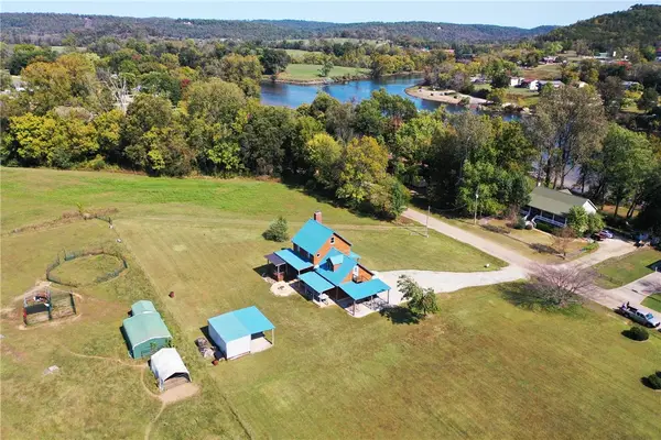 1275 Riverview Drive, Norfork, AR 72658