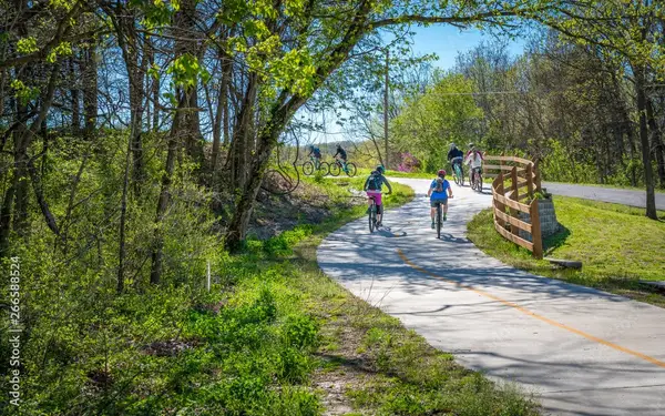 Queensborough Drive, Bella Vista, AR 72715