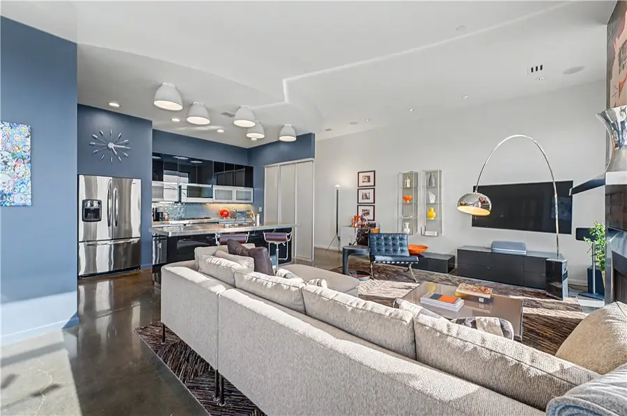 2000 S Promenade Boulevard #305D, Rogers, AR 72758 - #3